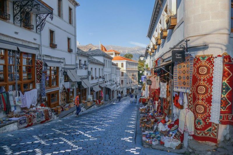 Ceny w Albanii: na jakie koszty podróży warto się nastawiać będąc turystą z Polski  