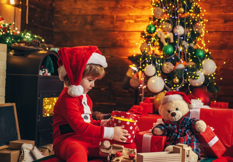 Prezenty na Święta: jak zaskoczyć dziecko  